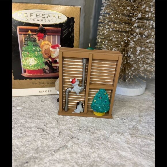 Hallmark Keepsake Magic ornament“Wee little Christmas” Light - Picture 2 of 4